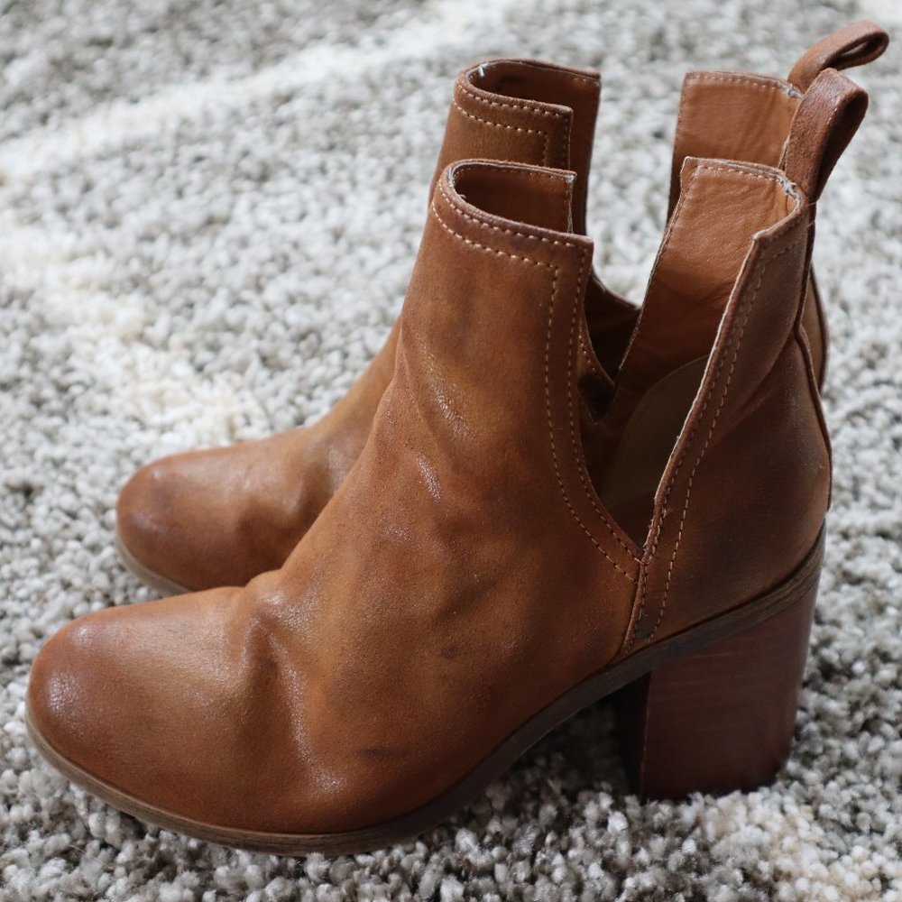 Steve Madden Cognac Leather Bootie